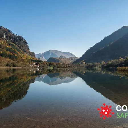 롯지 Herzegovina Boracko Jezero 코니츠